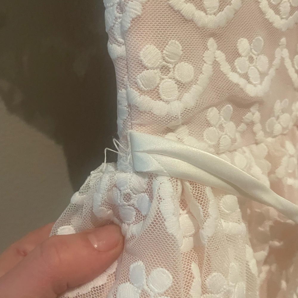 Petite Adele gorgeous lace overlay dress girl 3-4 - Picture 10 of 12